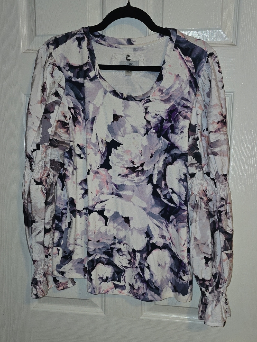 Cupio Lavender and White Floral Long-Sleeve Blouse